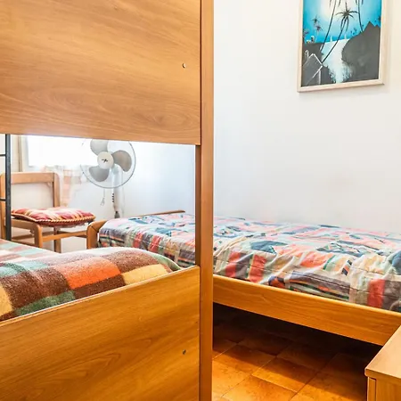 Lägenhet Charming With Garden And Pool