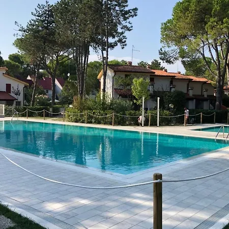 Charming With Garden And Pool Apartment *