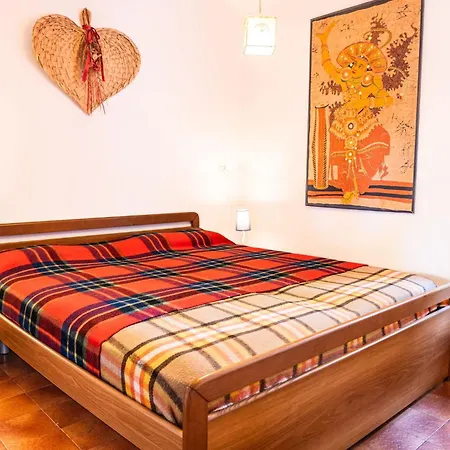 Lägenhet Charming With Garden And Pool *