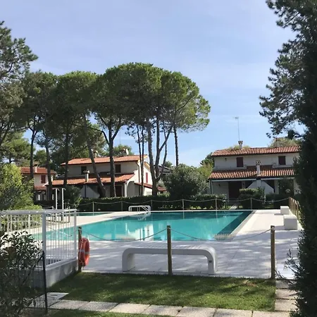 Charming With Garden And Pool Lägenhet Bibione