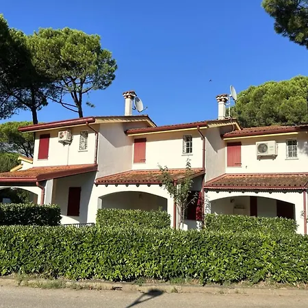 Charming With Garden And Pool