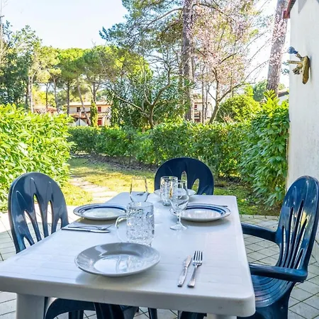 Charming With Garden And Pool Lägenhet Bibione