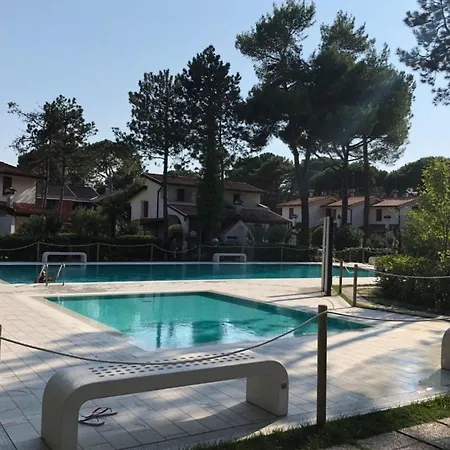 Charming With Garden And Pool Apartment *